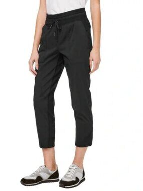 Lululemon Dance Studio Crop *25" Black size 6